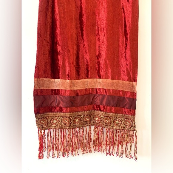 APRIL CORNELL Crushed Velvet Fringe Scarf - Picture 4 of 5